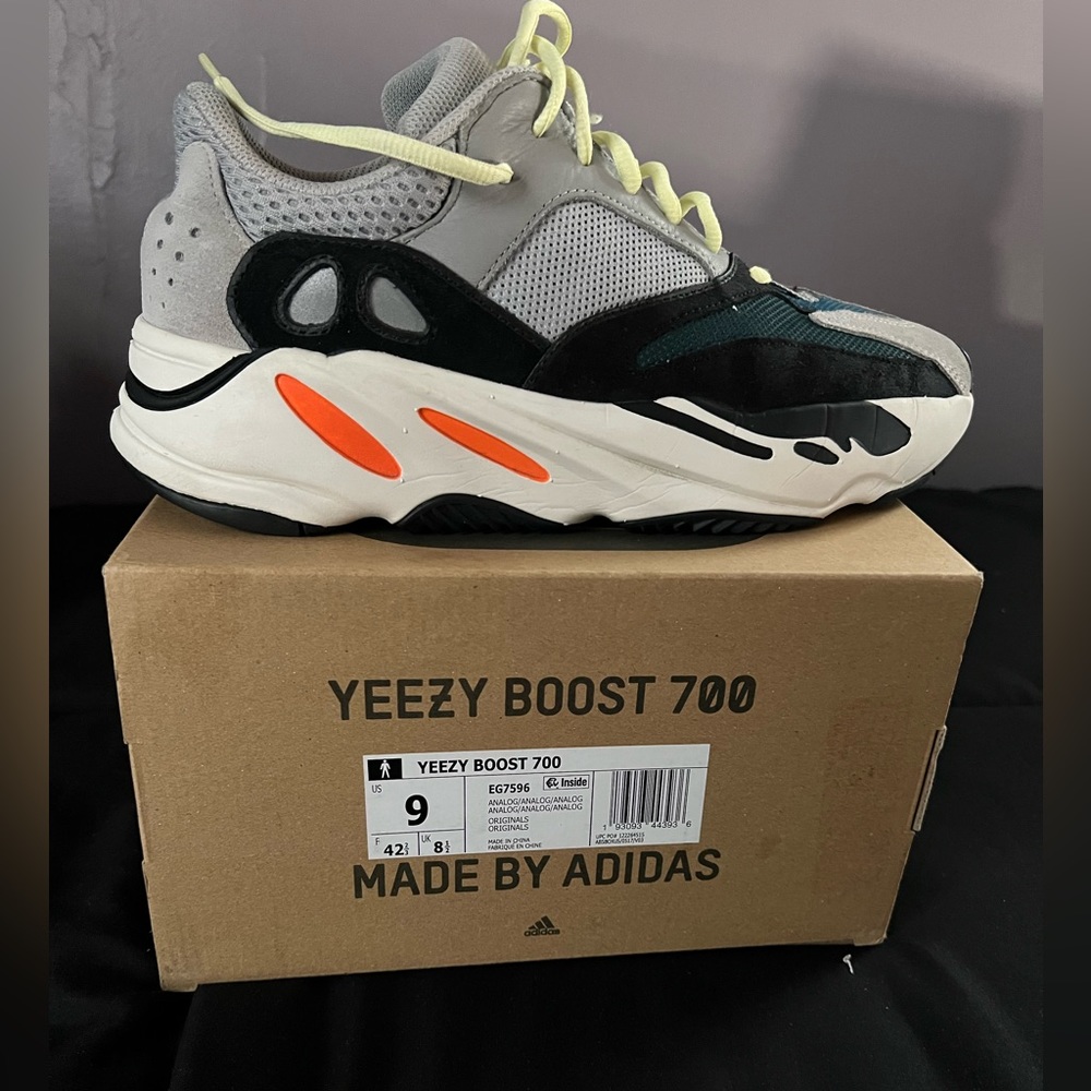 Yeezy Boost 700